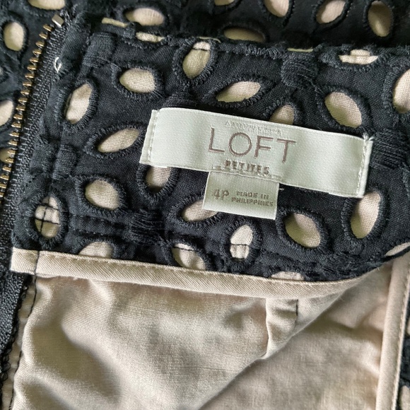 Ann Taylor LOFT Skirt Black Pencil Eyelet 4 Petite - Picture 5 of 6